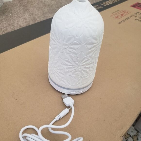 Bluzen Oil Diffuser   - Picture 3 of 7